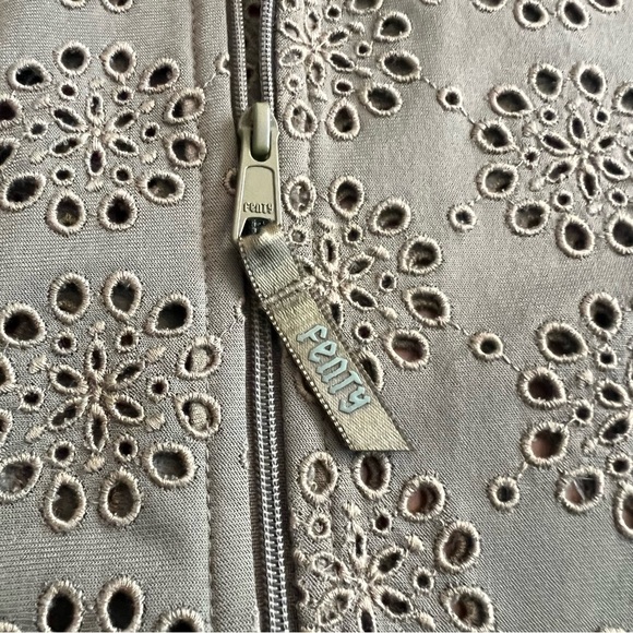 Fenty PUMA by Rihanna Olive Green Zip Up Embroidered Edge Jacket Size Small $240 - Picture 4 of 10